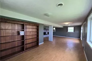 2000 Shady Ln, Zanesville, OH 43701 - Photo 16