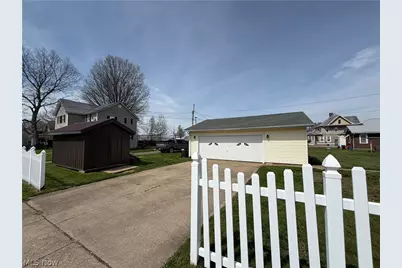 103 W Shafer Avenue, Dover, OH 44622 - Photo 8