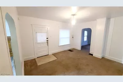 18 Whitney Avenue S, Youngstown, OH 44509 - Photo 4