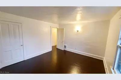 18 Whitney Avenue S, Youngstown, OH 44509 - Photo 8