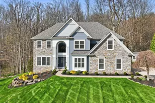 253 Anne Marie Ct, Hinckley, OH 44233 - Photo 2