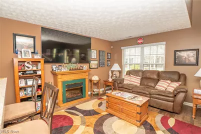 13667 Woodcroft Trace, North Royalton, OH 44133 - Photo 4