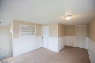 107 Renee Dr, Struthers, OH 44471 - Photo 10