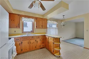 1614 Country Club Ave, Youngstown, OH 44514 - Photo 10