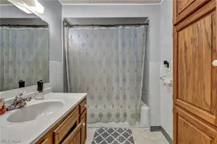 18950 Meredith Ave, Euclid, OH 44119 - Photo 32