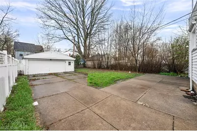 18950 Meredith Avenue, Euclid, OH 44119 - Photo 8