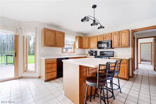 8105 Caymen Ct, Canfield, OH 44406 - Photo 8