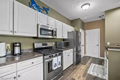 224 E Marina, Lorain, OH 44052 - Photo 6