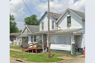 215 E 5th Street, Uhrichsville, OH 44683 - Photo 2