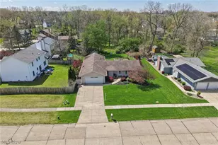 14784 Stone Creek Oval, Strongsville, OH 44149 - Photo 2