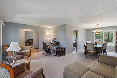 14784 Stone Creek Oval, Strongsville, OH 44149 - Photo 6