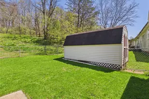 254 Suzanne St, Washington, WV 26181 - Photo 32