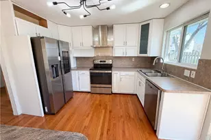 7049 Woodland Ave, Chagrin Falls, OH 44023 - Photo 2