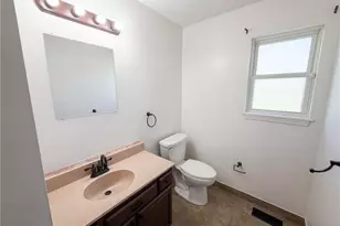 7049 Woodland Ave, Chagrin Falls, OH 44023 - Photo 16