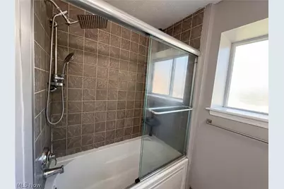 7049 Woodland Avenue, Chagrin Falls, OH 44023 - Photo 20