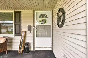 2700 Christine Ln, Youngstown, OH 44511 - Photo 6