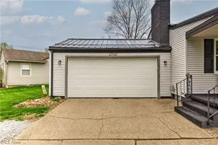 2700 Christine Ln, Youngstown, OH 44511 - Photo 4