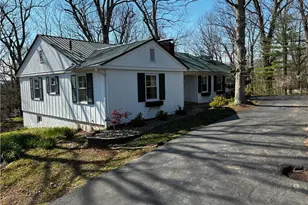 118 Hillcrest Dr, Marietta, OH 45750 - Photo 2