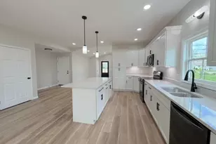 910 W Main St, Sugarcreek, OH 44681 - Photo 8
