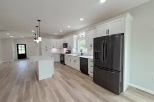 910 W Main St, Sugarcreek, OH 44681 - Photo 6