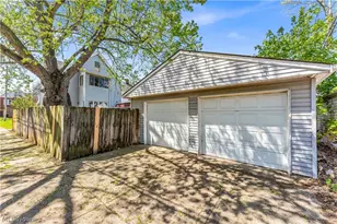 8517 Rosewood Ave, Loveland, OH 44105 - Photo 22