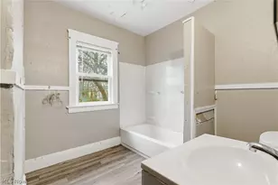 9609 Yale Ave, Loveland, OH 44108 - Photo 14