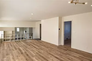 25510 Bryden Rd, Beachwood, OH 44122 - Photo 14