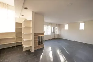 25510 Bryden Rd, Beachwood, OH 44122 - Photo 22