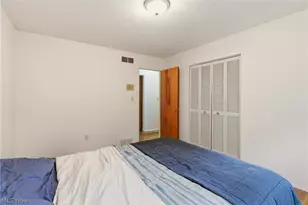 2445 Olentangy Dr, Akron, OH 44333 - Photo 22