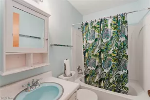 2445 Olentangy Dr, Akron, OH 44333 - Photo 26