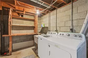 2445 Olentangy Dr, Akron, OH 44333 - Photo 34