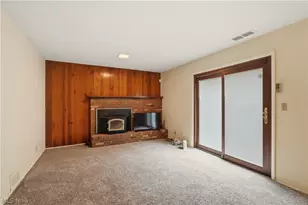 2445 Olentangy Dr, Akron, OH 44333 - Photo 16