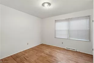 2445 Olentangy Dr, Akron, OH 44333 - Photo 20