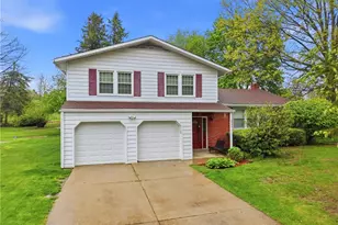 2445 Olentangy Dr, Akron, OH 44333 - Photo 2