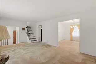 2445 Olentangy Dr, Akron, OH 44333 - Photo 18