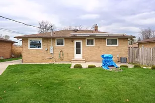 12101 Tucson Dr, Parma, OH 44130 - Photo 8