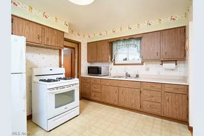 12101 Tucson Drive, Parma, OH 44130 - Photo 16