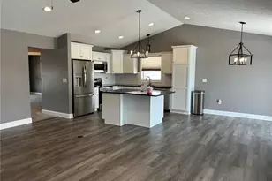 937 Crockett Cir, Canal Fulton, OH 44614 - Photo 4