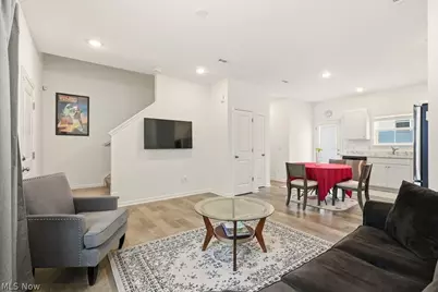 677 Crossings Lane, Akron, OH 44320 - Photo 4