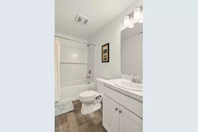 677 Crossings Lane, Akron, OH 44320 - Photo 18