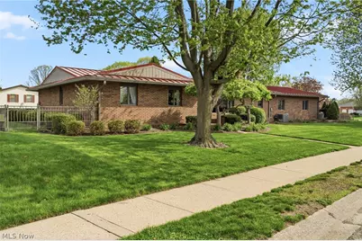 441 Stratton Avenue SW, New Philadelphia, OH 44663 - Photo 2