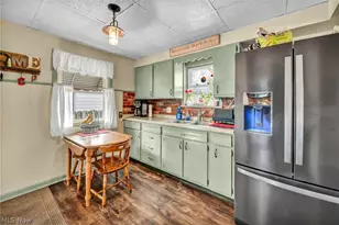 2902 Marmore Ave, Parma, OH 44134 - Photo 4