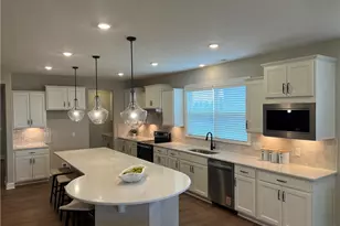913 Arthur Tr, Aurora, OH 44202 - Photo 4
