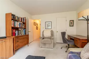 2202 Acacia Park Dr, Lyndhurst, OH 44124 - Photo 14