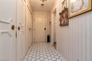 2202 Acacia Park Dr, Lyndhurst, OH 44124 - Photo 2