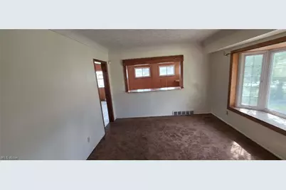 1811 S Green Road, South Euclid, OH 44121 - Photo 6