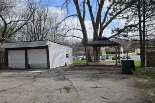 1811 S Green Rd, South Euclid, OH 44121 - Photo 2