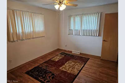 15413 Shirley Avenue, Maple Heights, OH 44137 - Photo 12