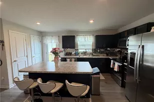 105 Zenith Ct, Eastlake, OH 44095 - Photo 6