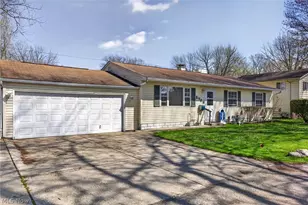 5709 Davis Dr, Mentor, OH 44060 - Photo 2